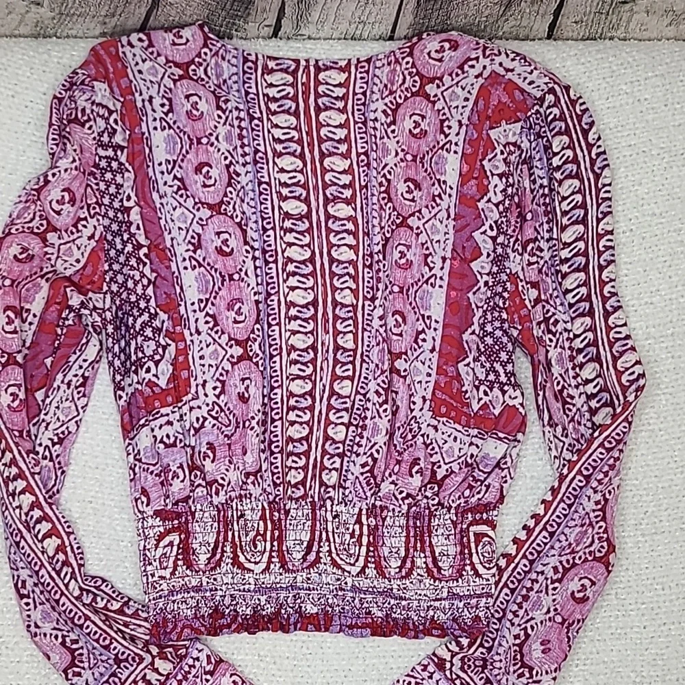 Free People Wild & Free Long Sleeve VNeck Cropped Paisley Print Blouse Red/White